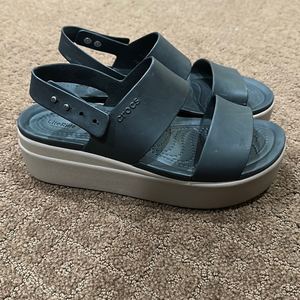 Crocs LiteRide Brooklyn Low Wedge Size 7